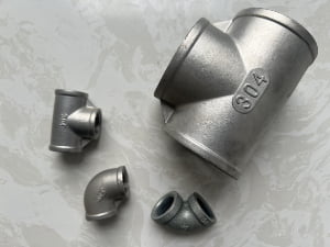 pipe tee and pipe elbow